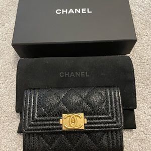 Chanel caviar boy card holder